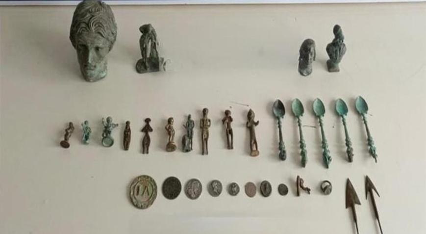 İnegölde başka suçtan evine girilen şahsın evinden tarihi eserler çıktı