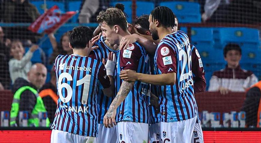 Trabzonspor, Türkiye Kupasında uzatmalarda turladı 3 kırmızı kart