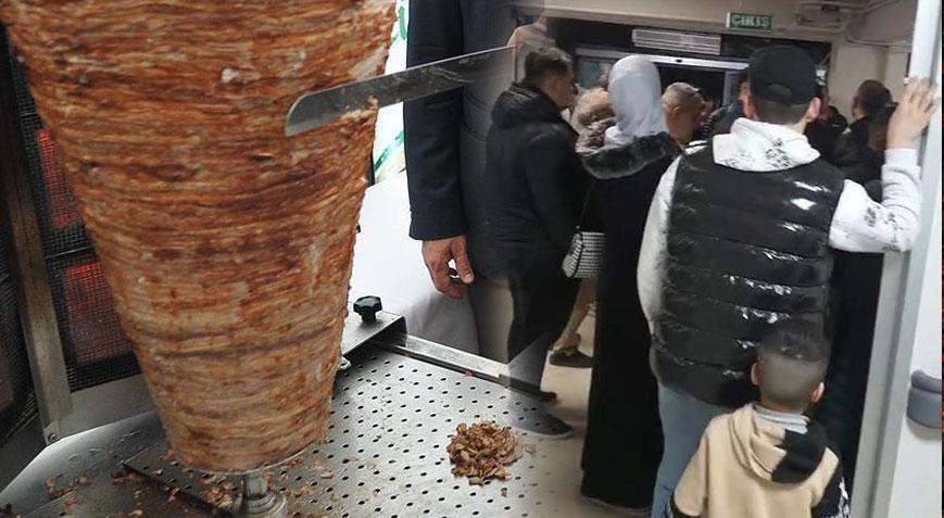 Bir kentte tavuk döner kabusu 600’den fazla kişi zehirlendi