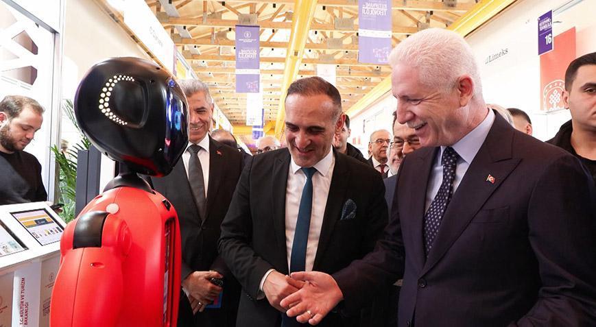 İstanbul Valisi Gül: Evlerimizin en kıymetli odaları kütüphanelerimiz olacak