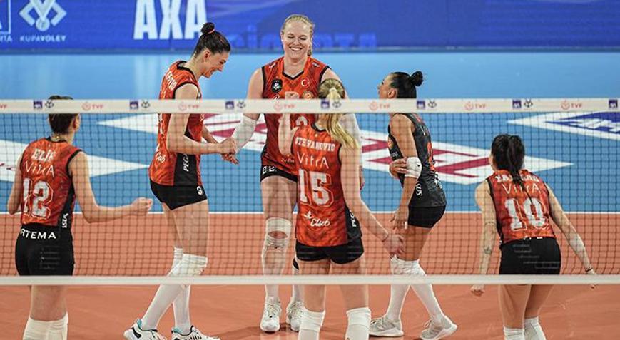 Eczacıbaşı Dynavit, VakıfBankı devirdi ve finale çıktı