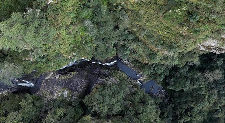 Filipinlerde minibüs uçuruma yuvarlandı: 5 ölü, 9 yaralı