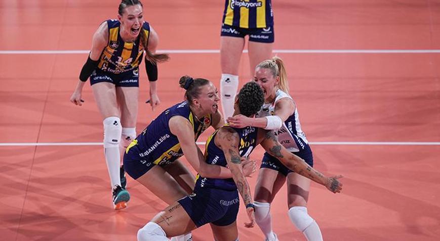 Kupa Voleyde şampiyon Fenerbahçe Eczacıbaşına set vermediler