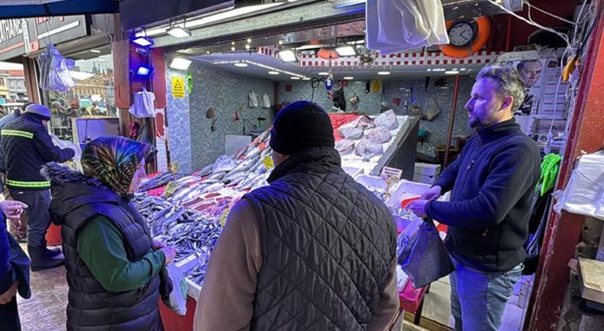 Sezonun bitmesine sayılı günler kala balık tezgahlarında hareketlilik