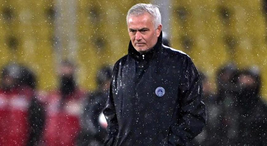 Fenerbahçede Jose Mourinhodan ilk 11de 7 değişiklik