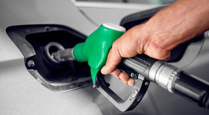 Petrol fiyatları çakıldı: Benzin ve motorinde indirim beklentisi