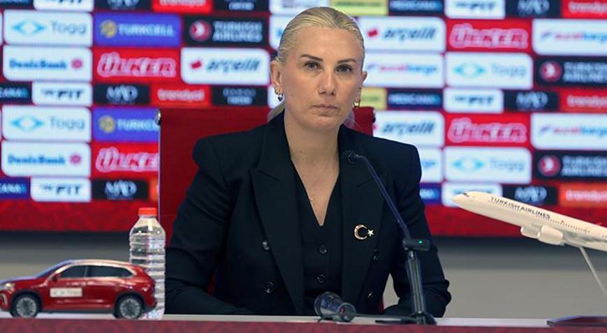 Necla Güngör Kıragası: Gönül isterdi ki taraftara galibiyet armağan edelim