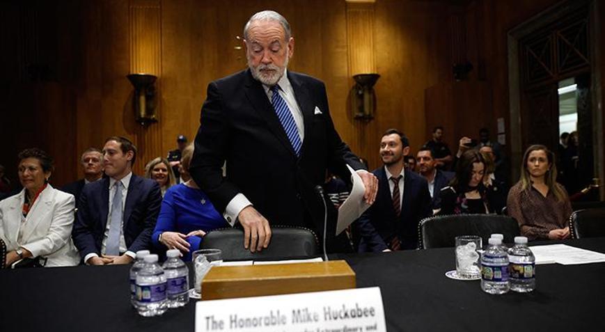 Trumpın İsrail Büyükelçisi adayı Huckabeeye Senatoda protesto