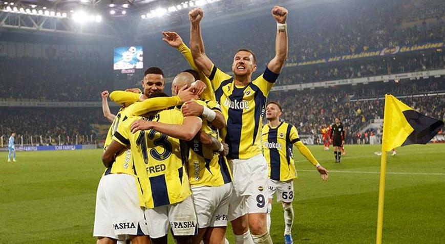 Fenerbahçede sürpriz gelişme Yıldız futbolcuya talip çıktı