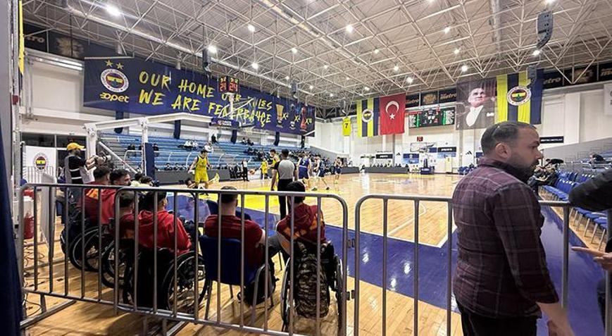 Galatasaraydan Fenerbahçeye tepki Salonu terk ettiler