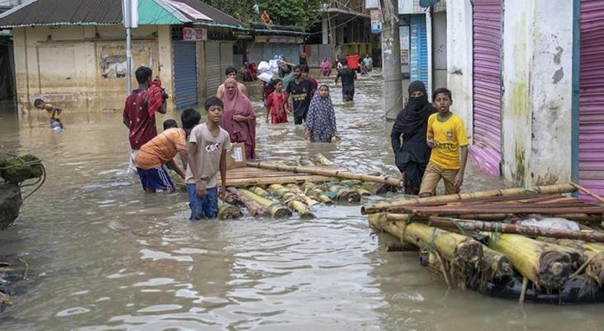 Hindistan ve Nepalde sel felaketi: 100den fazla ölü var