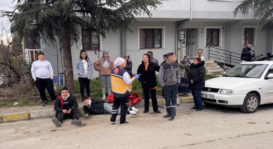 Otomobil ile motosiklet çarpıştı, 2 çocuk yaralandı