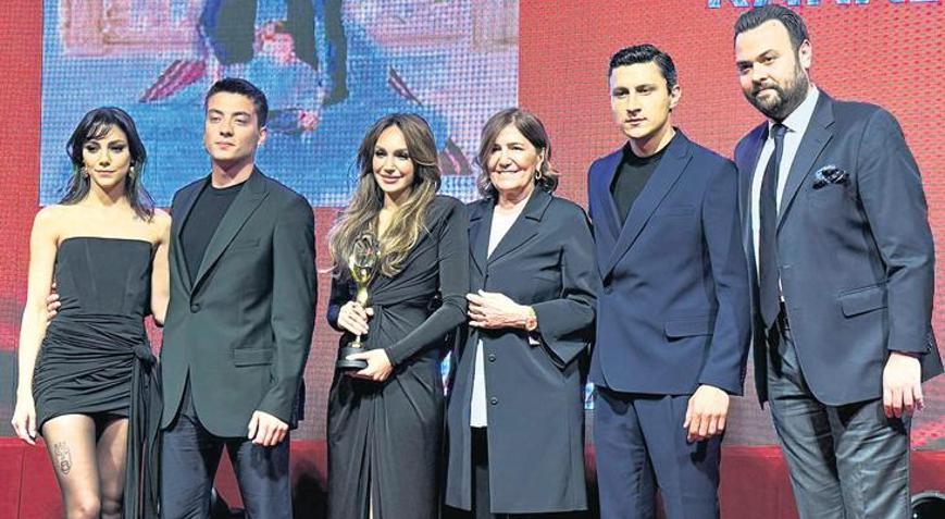 ‘Uzak Şehir’e ödül yağmuru