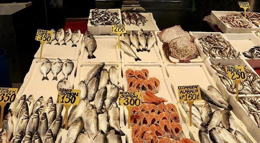 Trabzonda mezgit ve istavrit kilogramı 250 liradan satılıyor