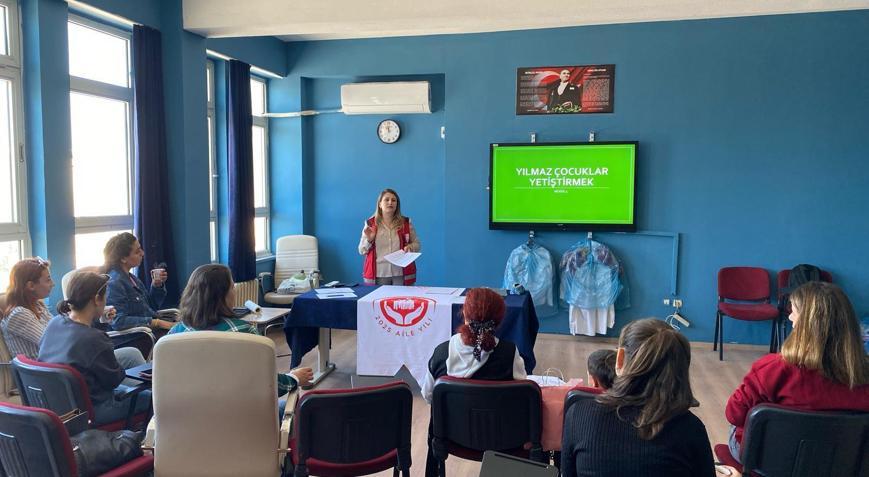 Hatay’da öğrenci velilerine eğitim semineri verildi