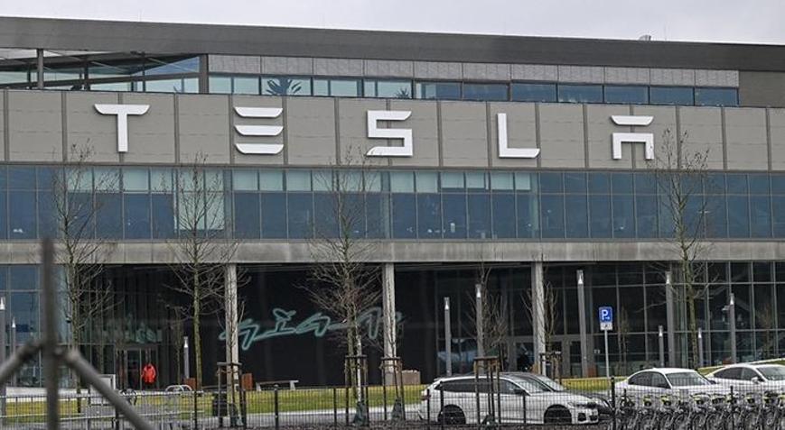 Avrupada Tesla satışları sert düştü