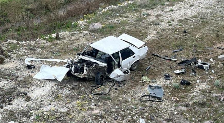 Şarampole uçan otomobilin sürücüsü yaralandı