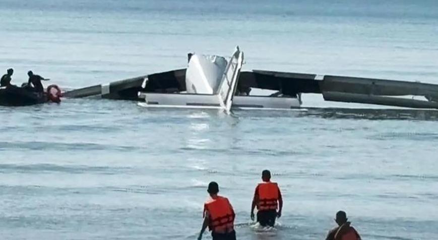 Taylandda denize uçak düştü 6 polis hayatını kaybetti