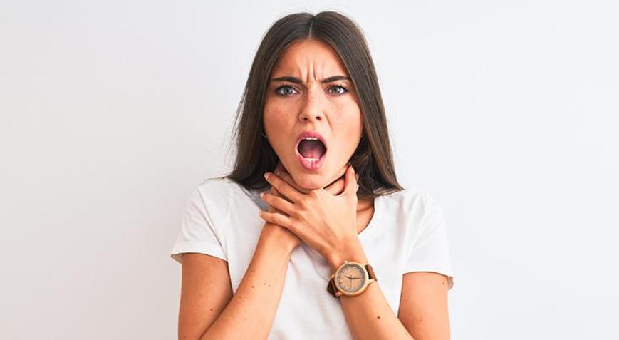 Geçmeyen ses kısıklığına dikkat Gırtlak kanseri habercisi olabilir