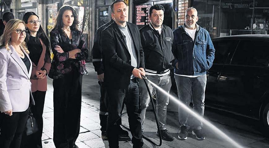 Bornova Çarşısı’nda temizlik mesaisi