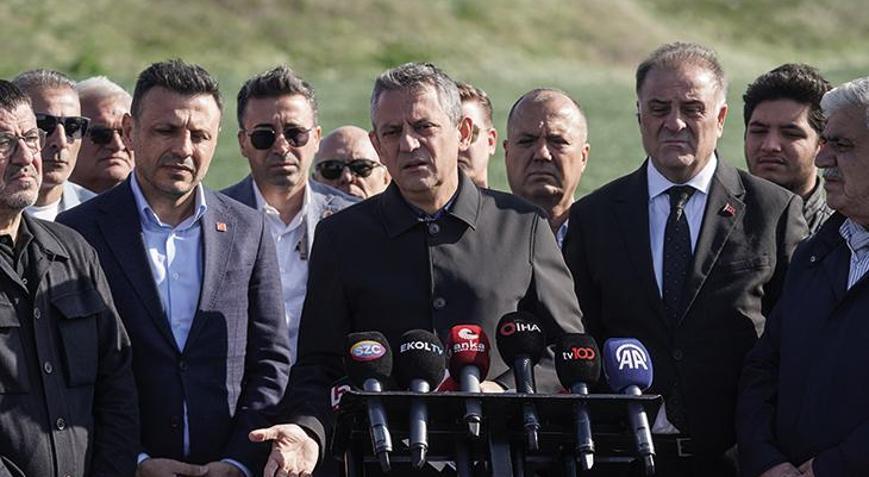 CHP Genel Başkanı Özel İmamoğlunu ziyaret etti