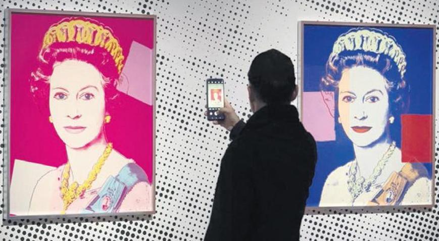 Warhol’un kraliçesi çöp oldu