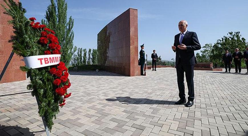 TBMM Başkanı Kurtulmuştan Ata-Beyit Ulusal Tarih ve Anıt Kompleksi’ne ziyaret