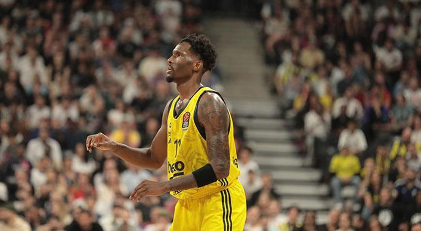 Fenerbahçede Nigel Hayes-Davis: Harika bir takıma karşı seriyi süpürdük