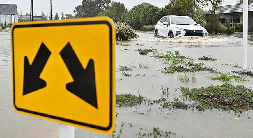 Yeni Zelanda’da son 10 yılın en şiddetli rüzgarı: OHAL ilan edildi