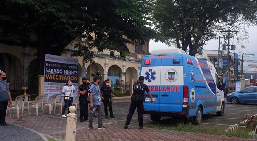 Filipinlerde yolcu otobüsü gişedeki araçlara çarptı: 12 ölü