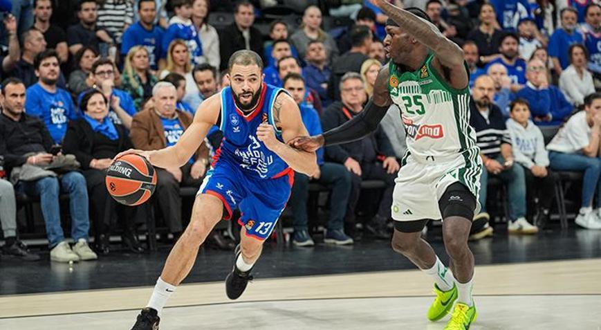 Anadolu Efes seriyi son maça taşıdı