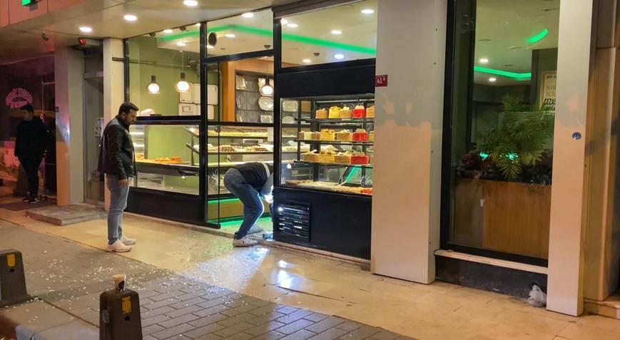 Gaziosmanpaşada Sokak Ortasında Silahlı Saldırı