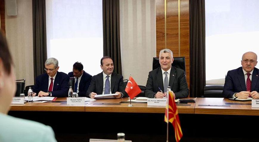 Bakan Bolat, Kuzey Makedonya Maliye Bakanı Kochoska ile görüştü