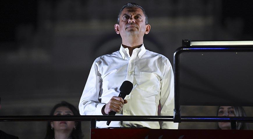 CHP Genel Başkanı Özel Beyazıt Meydanındaki mitingde açıklamalarda bulundu