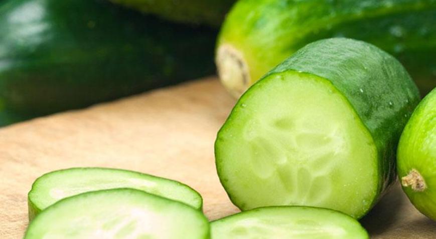 Salatalıkları çürümeden günlerce taze tutan teknik Sebzelik bölümüne böyle yerleştirin