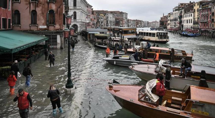 Depremi tetikleyebilir Venedikte büyük endişe: Batıyor