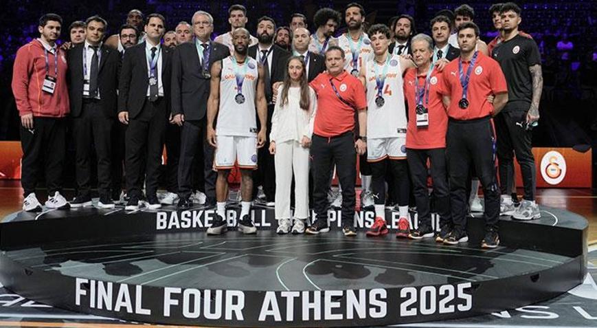 Basketbol Şampiyonlar Liginde ikinci olan Galatasaray yurda döndü