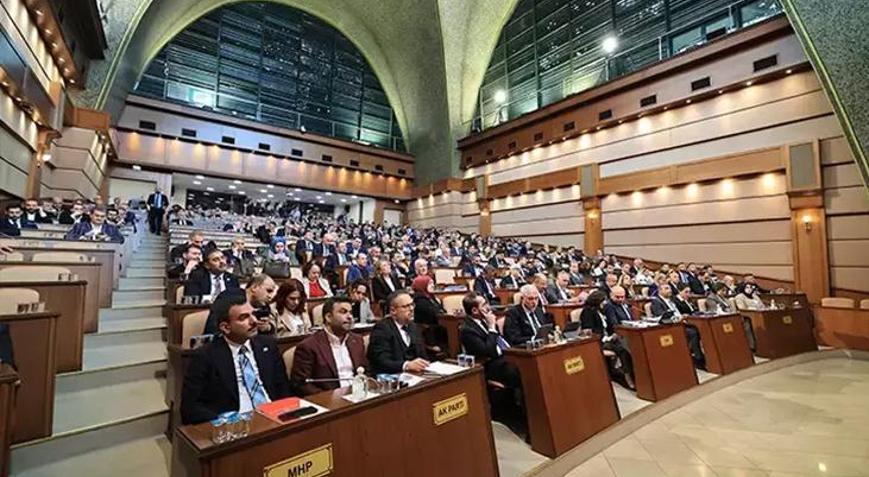 İBB Meclisinde, belediyede bazı kişilerin belli şirketlerle çıkar ilişkisi kurduğu iddiasına soru önergesi