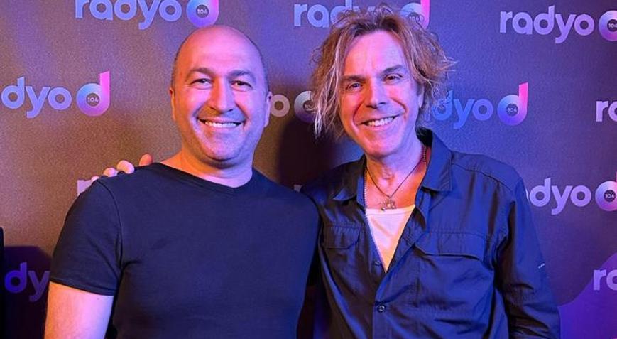 Soner Arıca: Benimle beraber söylüyorlar şarkıları şaşırıyorum