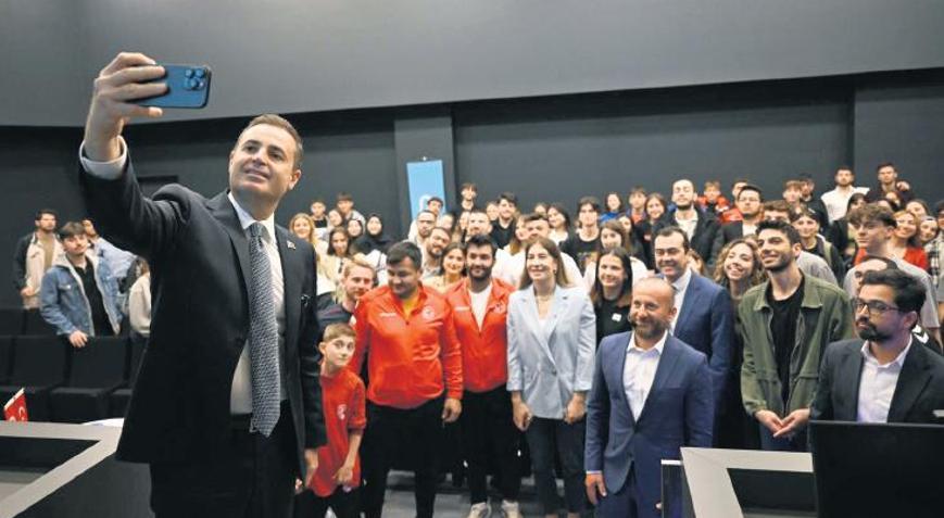 ‘Gençlerle birlikte inşa edeceğiz’