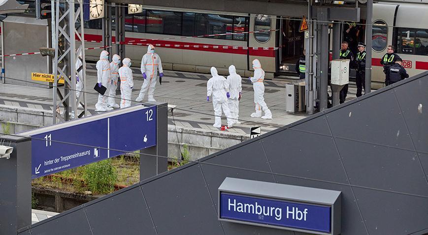 Almanyada tren istasyonunda kanlı saldırı Çok sayıda yaralı var