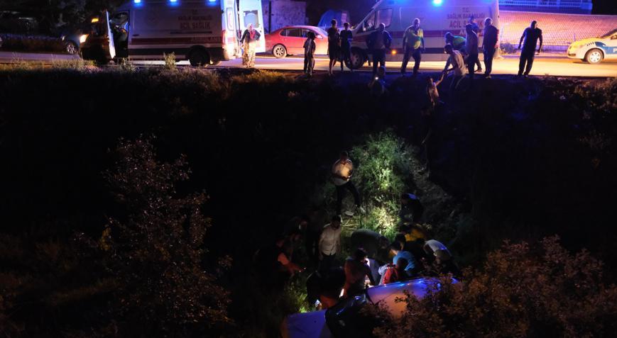 Kayseride otomobil, dere yatağına düştü; 5 yaralı