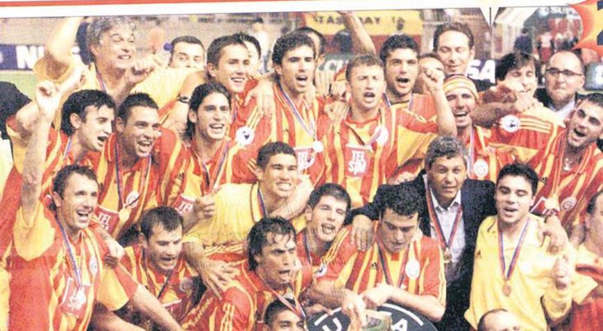 Galatasaray’a iki kupa 17 Mayıs 2000