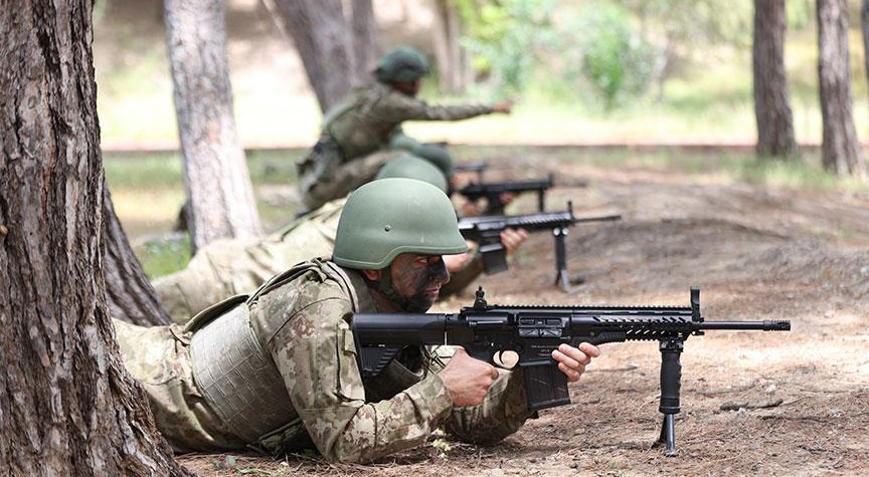 Baba ve oğulları aynı koğuşta 28 günlük görev tamamlandı