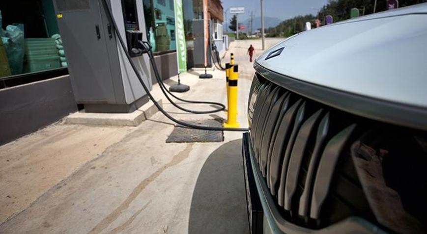 Türkiyede satılan her 10 otomobilden 4ü elektrikli ya da hibrit