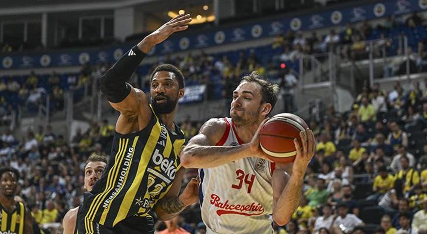 Fenerbahçe Beko, Bahçeşehir Koleji karşısında 2-0 üstün