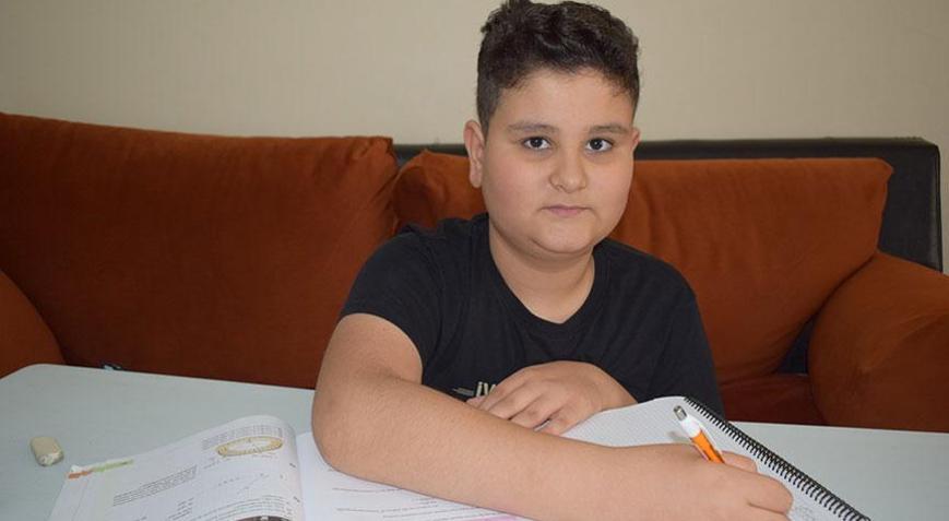 Kanserle savaşıyor, okula hiç gitmedi Bursluluk sınavını rekor puanla kazandı