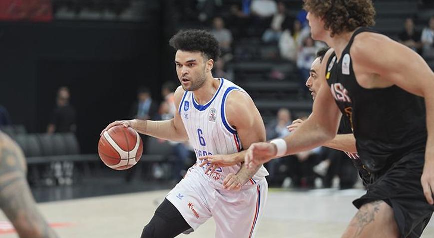 Anadolu Efeste Elijah Bryanta tarihi teklif Anlaşma sağlandı