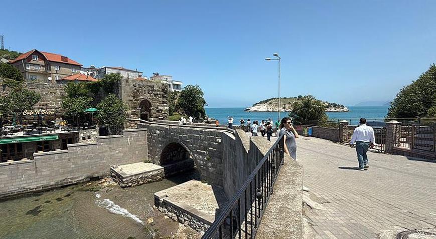 20 katına çıktı Bayram tatilinde 6 bin nüfuslu ilçeye tam 150 bin kişi geldi