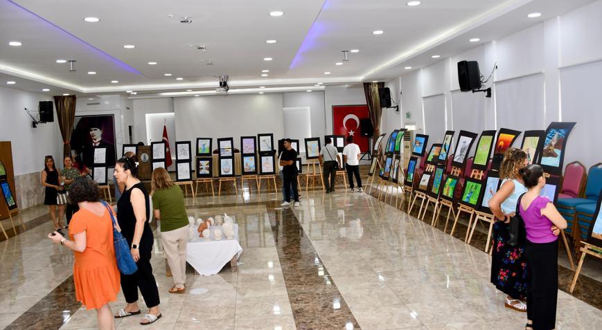 Silifke’de Göksu Deltası ve Akgöl Kuş Cenneti temalı resim sergisi açıldı